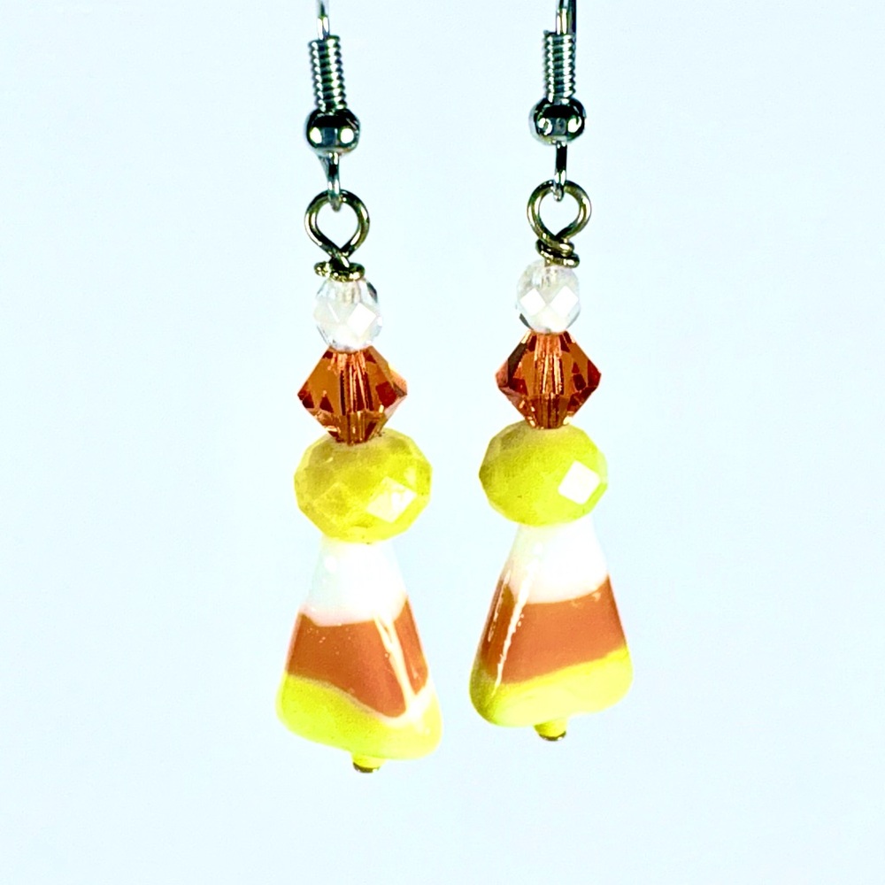 Earrings Pierced Handcrafted HALLOWEEN
CANDY CORN Yellow Orange White Glass Bead